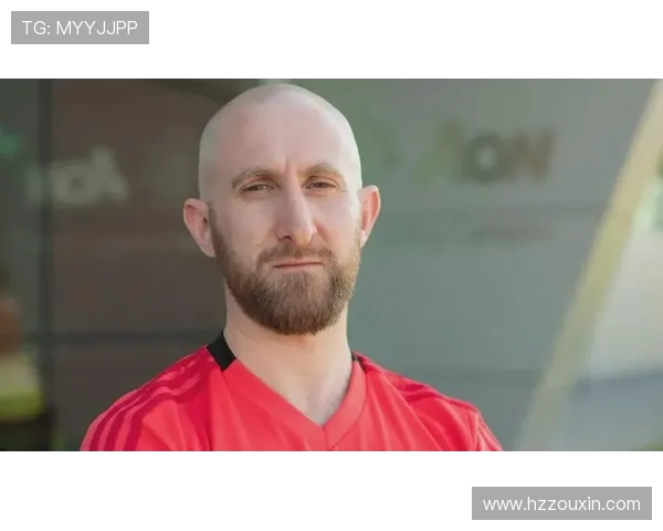 罗尔费斯谈埃切韦里出场时间少：防守稳固是基础 进攻球员将因此受益